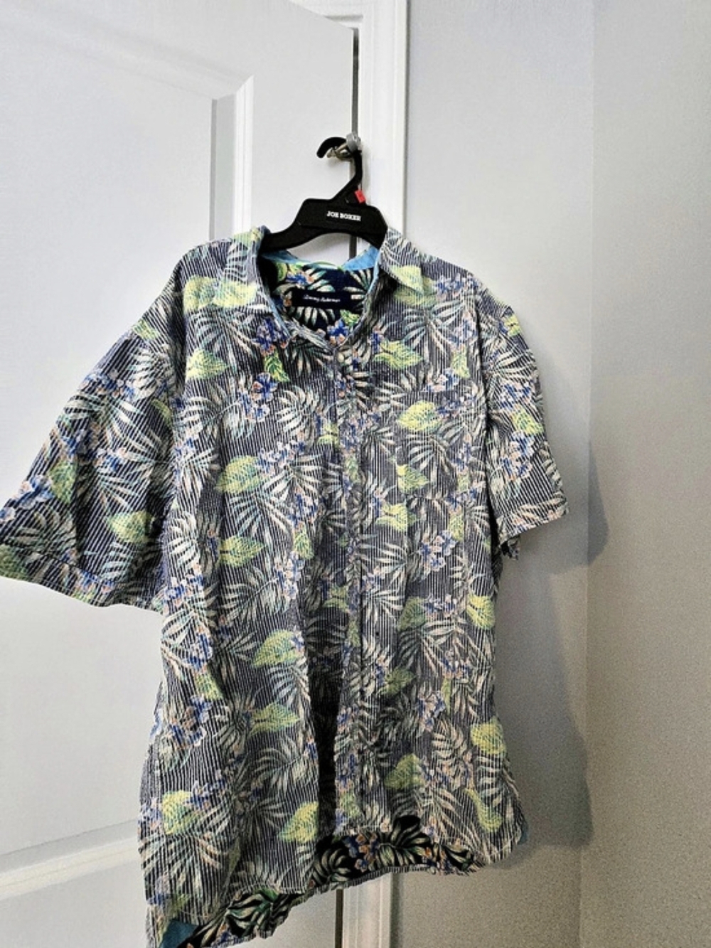 Tommy Bahama Men's Floral Button Down in Blue & Green Large